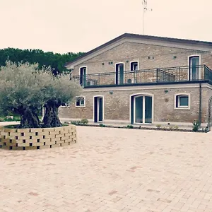 https://la-pineta-del-borgo.emilia-romagnahotels.net